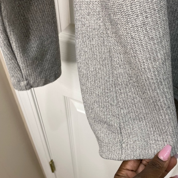 North Face gray hoodie long sleeve top, size large - Picture 8 of 13